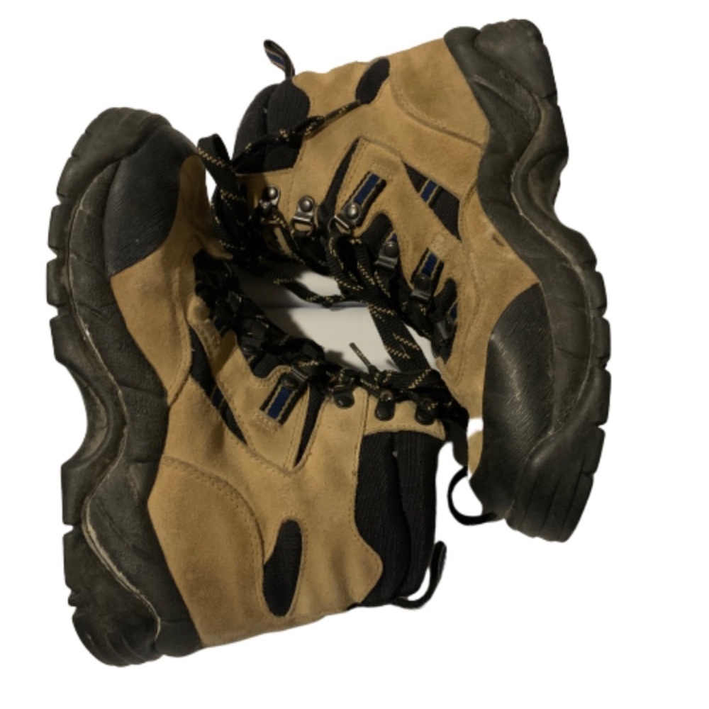 Cabela’s Thinsulate beige black hiking snow boots
